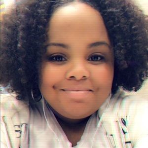 Meet your Posher, Kendra